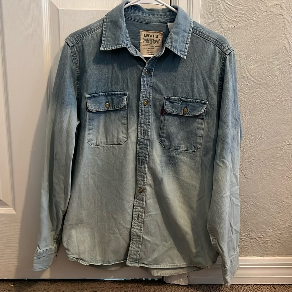Levi’s long sleeve man’s